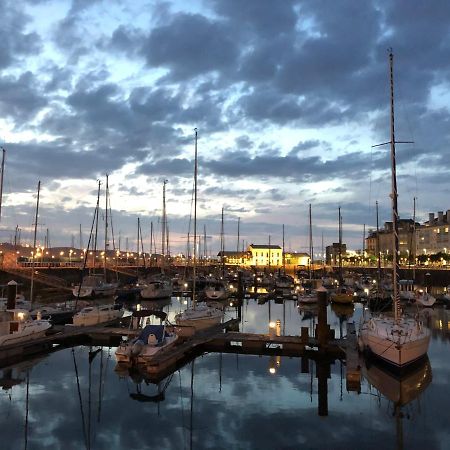 Alojamientos Muelle De Gijon Exterior photo