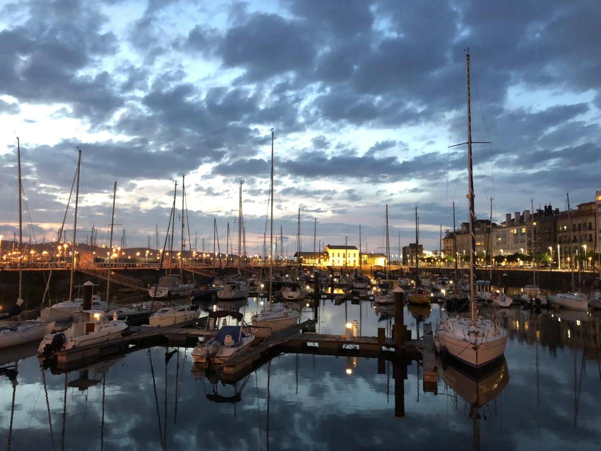 Alojamientos Muelle De Gijon Exterior photo