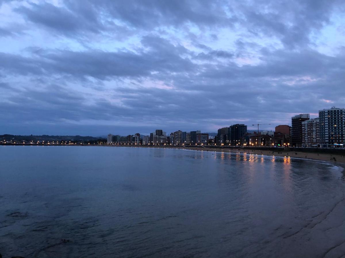 Alojamientos Muelle De Gijon Exterior photo