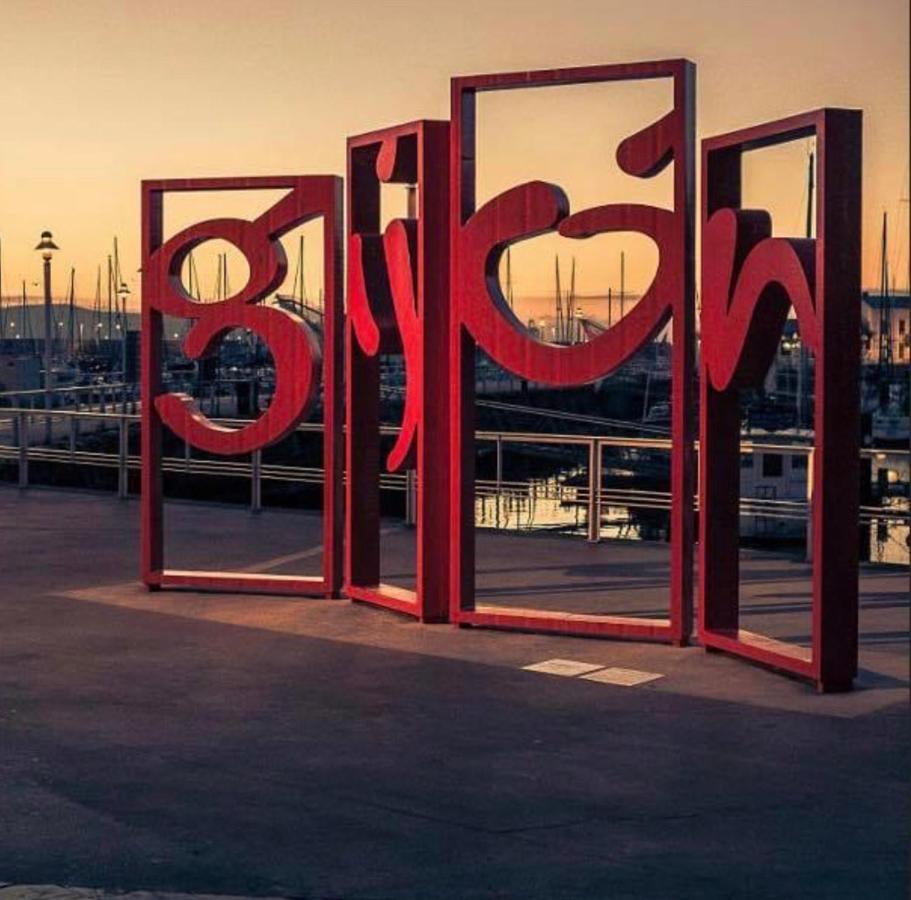 Alojamientos Muelle De Gijon Exterior photo